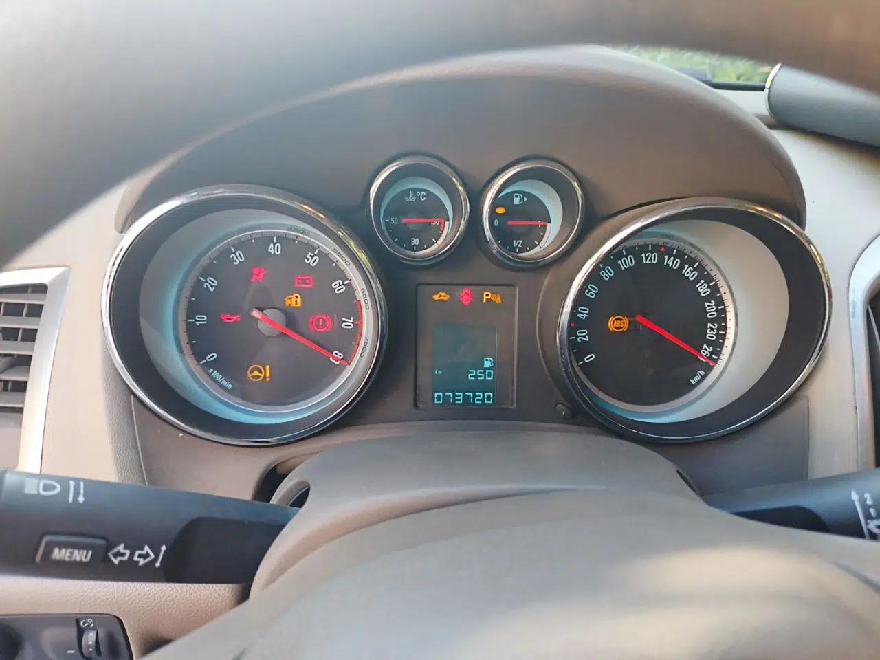 Buick GT 2013 GT 1.6L Manual Entry-Level Model — миниатюра 11
