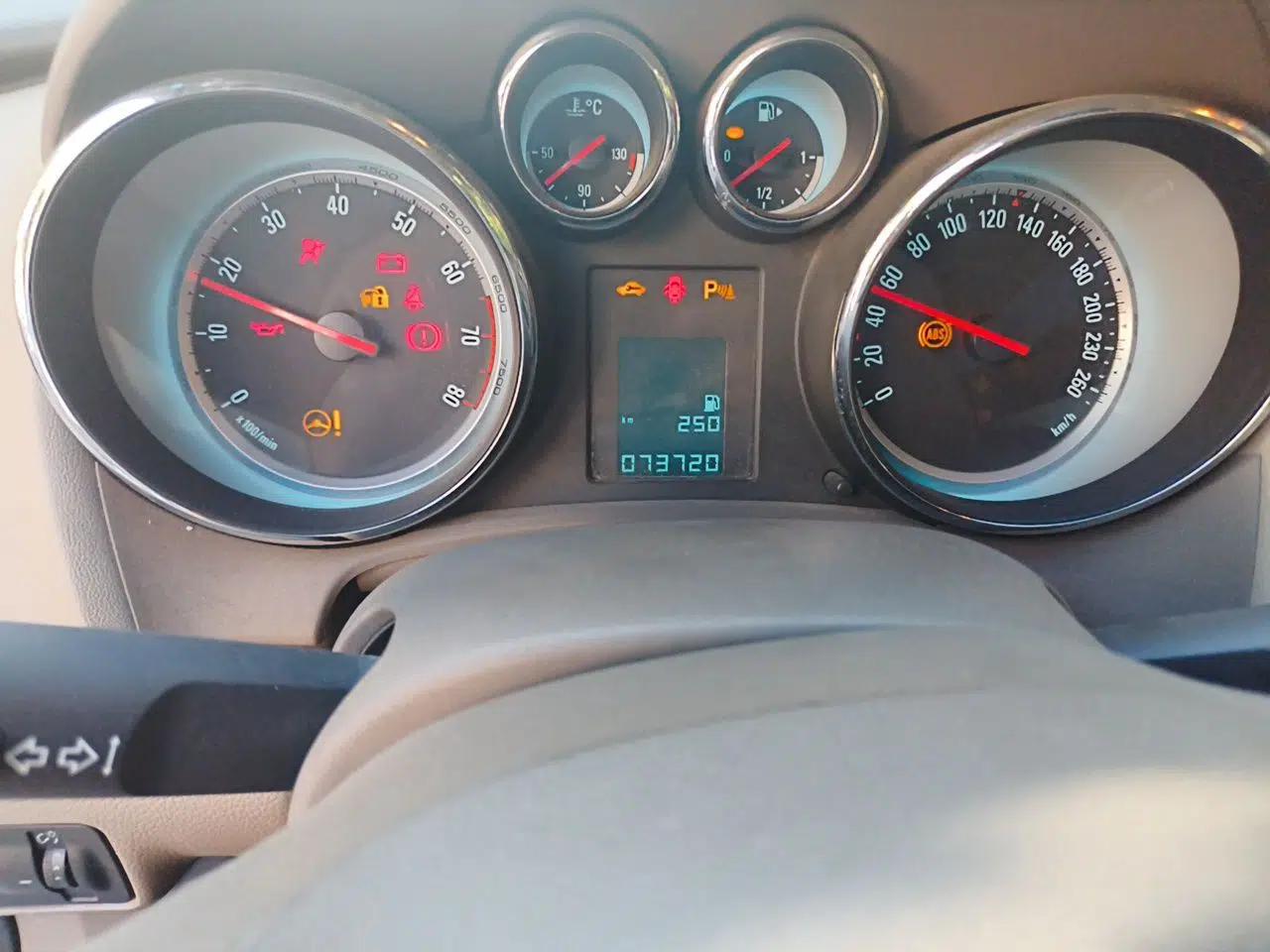 Buick GT 2013 GT 1.6L Manual Entry-Level Model — миниатюра 12
