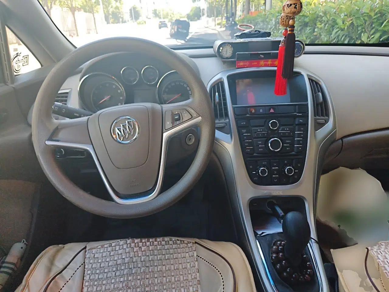 Buick GT 2013 GT 1.6L Manual Entry-Level Model — миниатюра 9