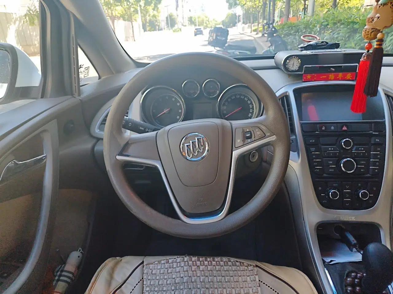 Buick GT 2013 GT 1.6L Manual Entry-Level Model — миниатюра 10