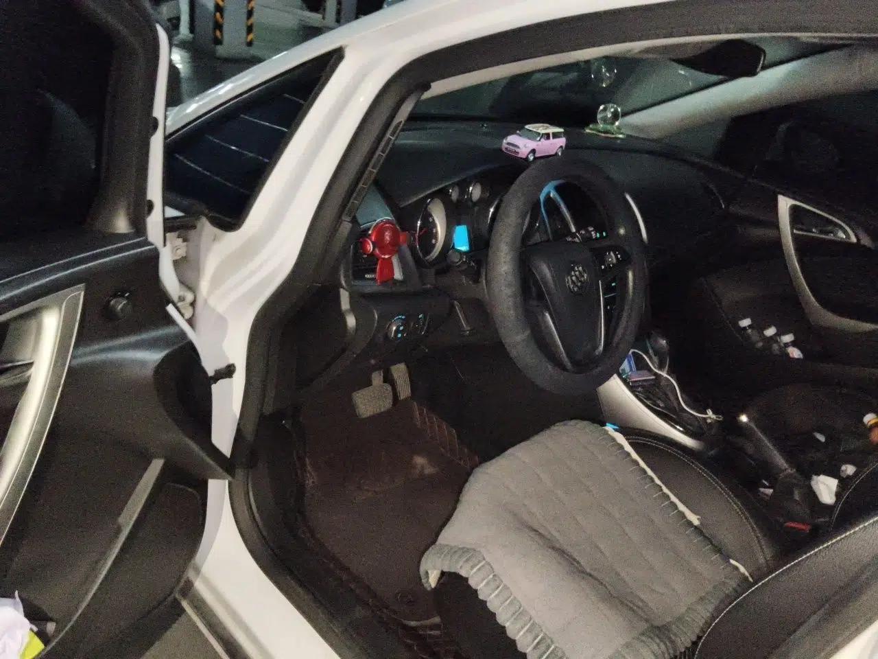 Buick GT 2014 XT 1.6L Automatic Fashion Edition — миниатюра 16