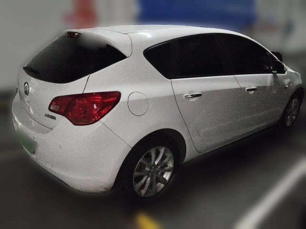 Buick GT 2014 XT 1.6L Automatic Fashion Edition — миниатюра 6
