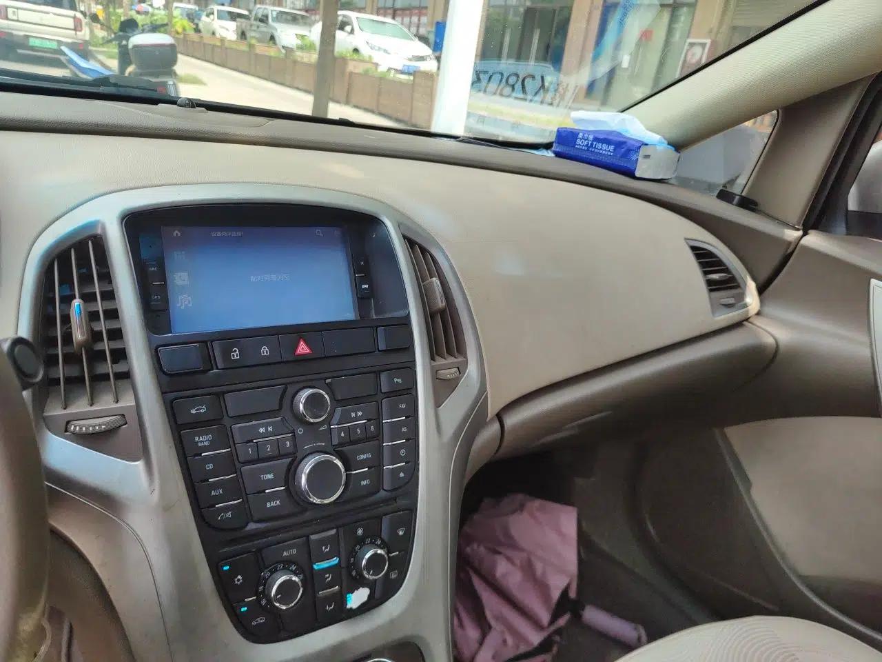Buick GT 2013 GT 1.6L Automatic Fashion Edition — миниатюра 13