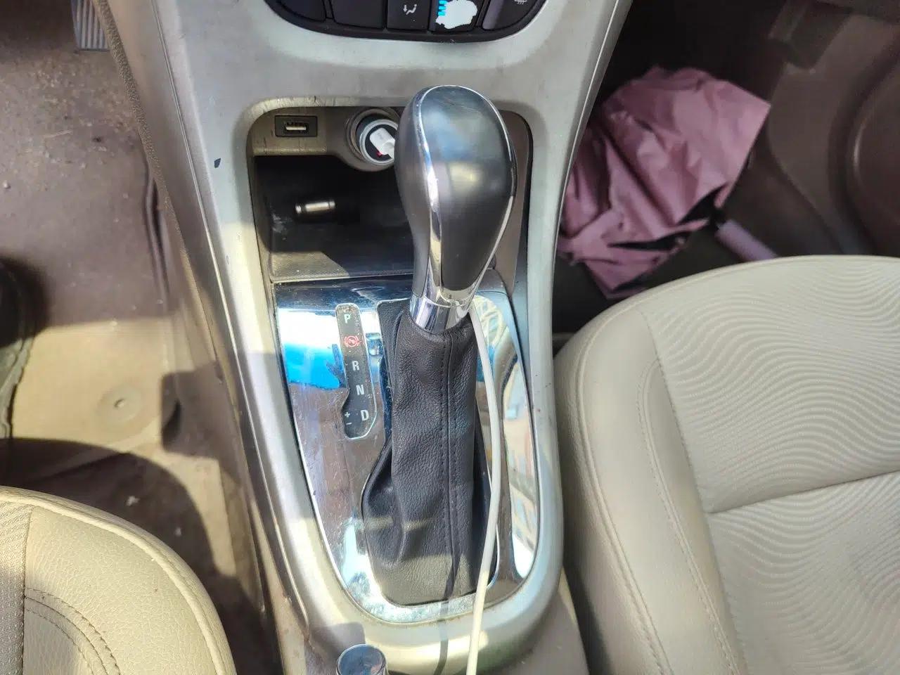 Buick GT 2013 GT 1.6L Automatic Fashion Edition — миниатюра 14