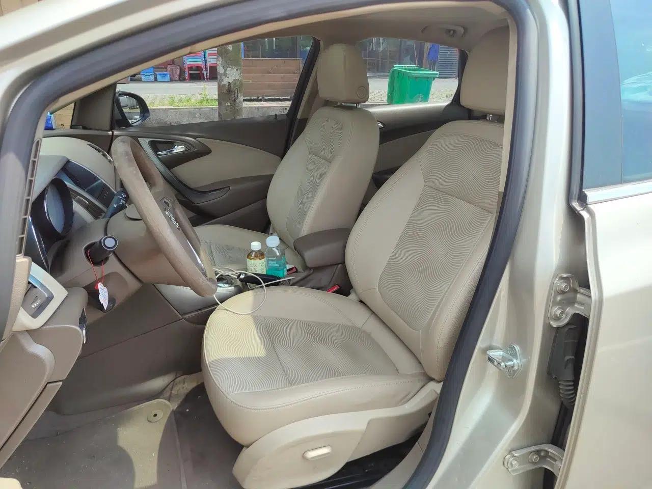 Buick GT 2013 GT 1.6L Automatic Fashion Edition — миниатюра 15