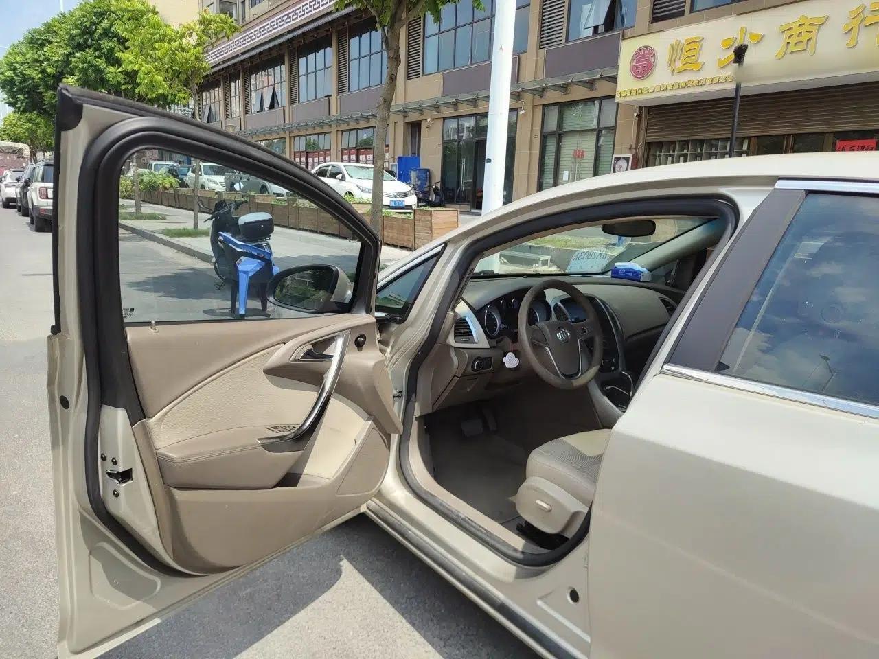 Buick GT 2013 GT 1.6L Automatic Fashion Edition — миниатюра 16
