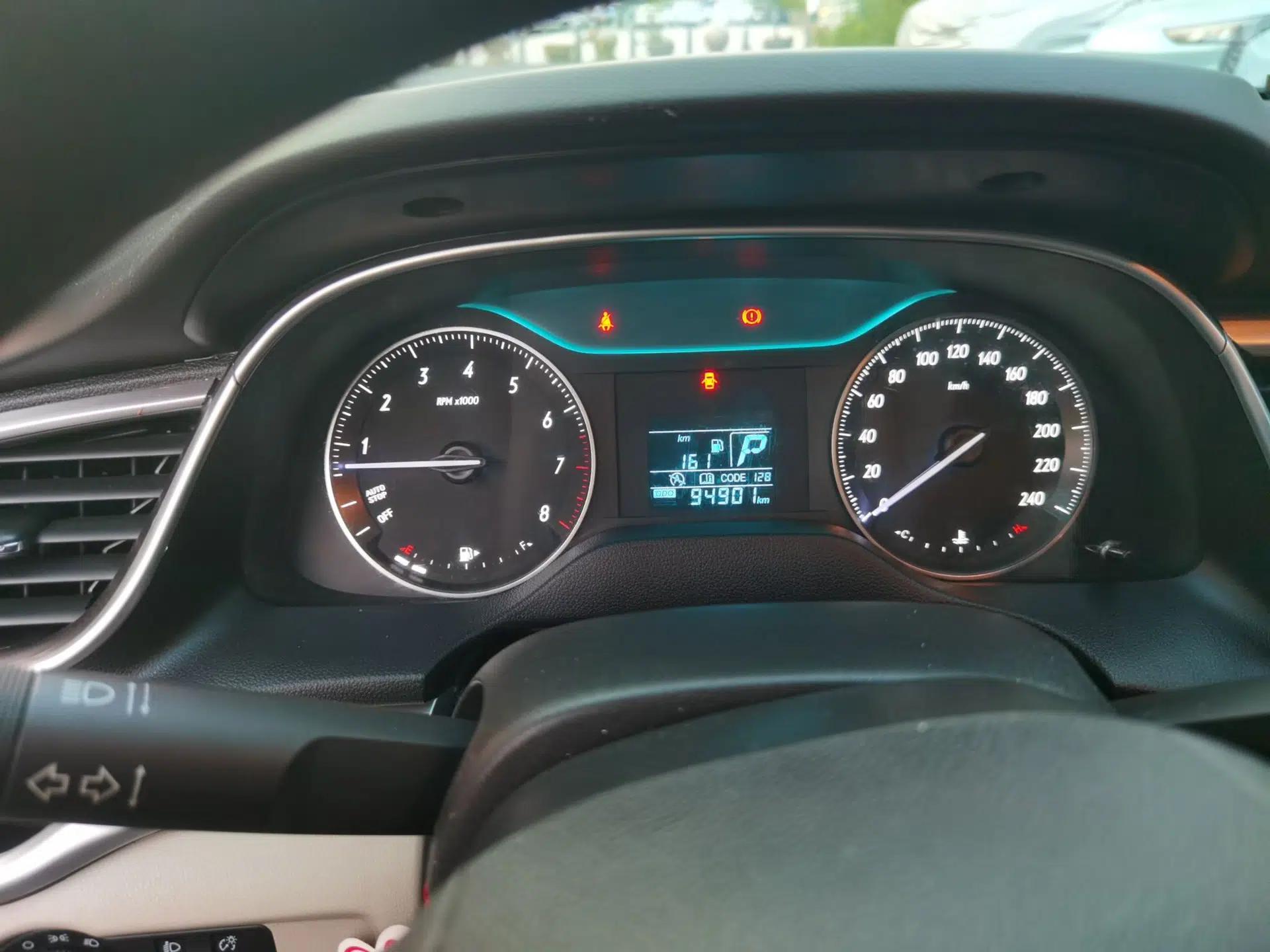 Buick GT 2016 15N Automatic Entry-Level Trim — миниатюра 11