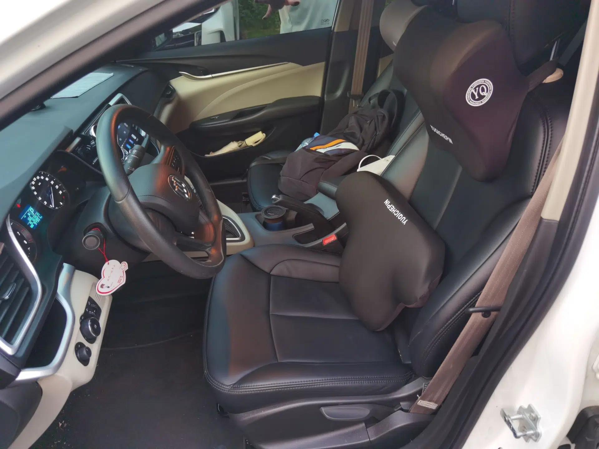 Buick GT 2016 15N Automatic Entry-Level Trim — миниатюра 15