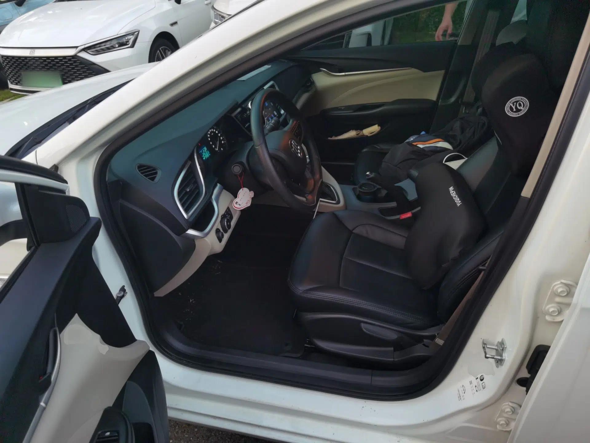 Buick GT 2016 15N Automatic Entry-Level Trim — миниатюра 16