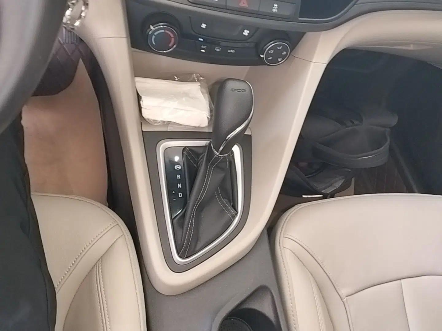 Buick GT 2018 15T Dual-Clutch Elite Model China V Standard — миниатюра 16