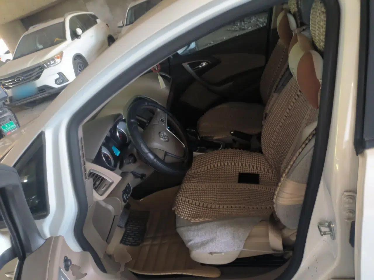 Buick GT 2013 GT 1.6L Automatic Fashion Edition — миниатюра 12