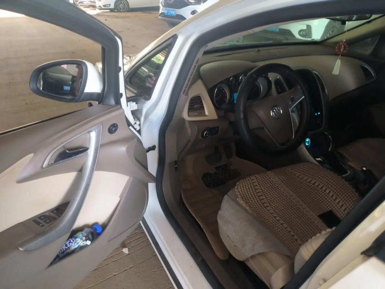 Buick GT 2013 GT 1.6L Automatic Fashion Edition — миниатюра 13