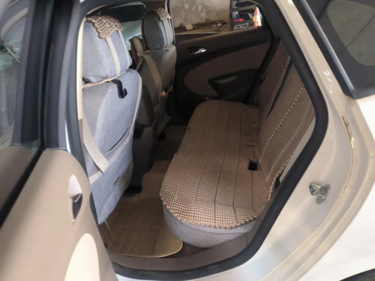 Buick GT 2013 GT 1.6L Automatic Fashion Edition — миниатюра 14