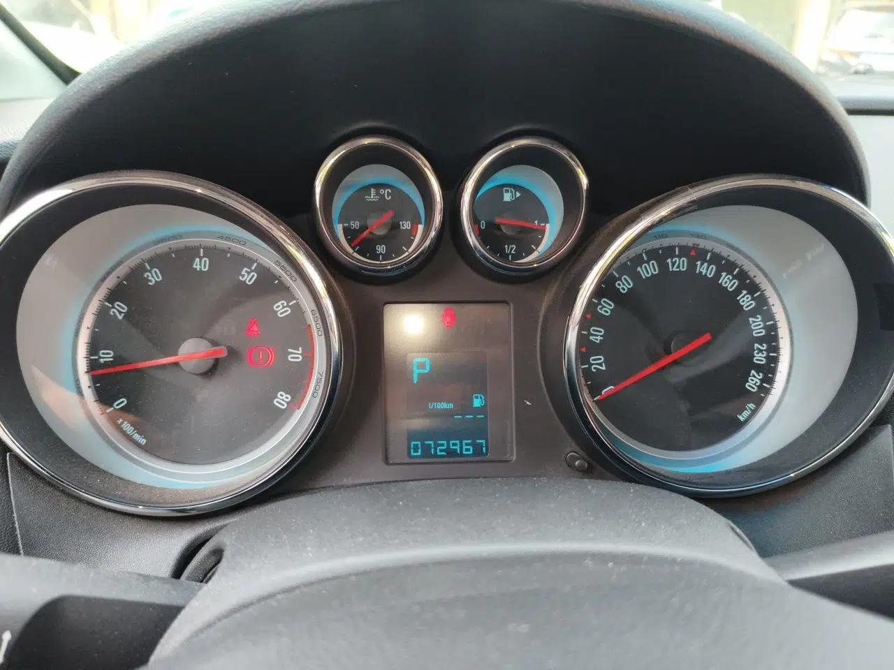 Buick GT 2013 XT 1.6L Automatic Fashion Edition — миниатюра 11