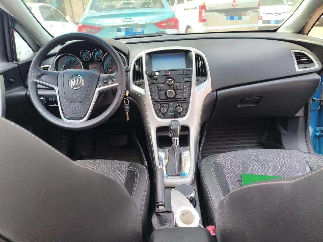 Buick GT 2013 XT 1.6L Automatic Fashion Edition — миниатюра 9