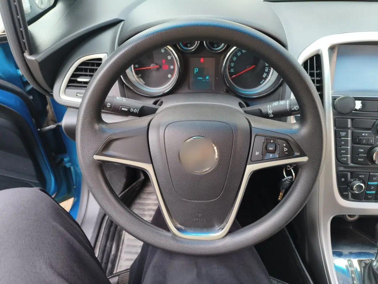 Buick GT 2013 XT 1.6L Automatic Fashion Edition — миниатюра 10