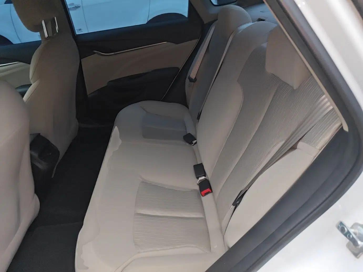Buick GT 2017 15N Automatic Entry-Level Trim — миниатюра 25