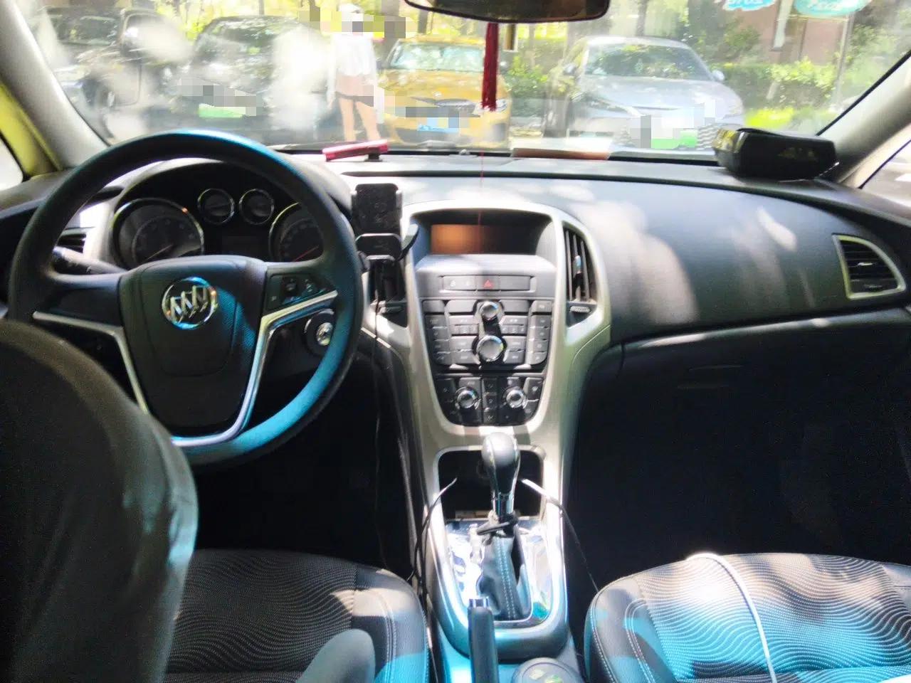 Buick GT 2014 XT 1.6L Automatic Fashion Edition — миниатюра 9