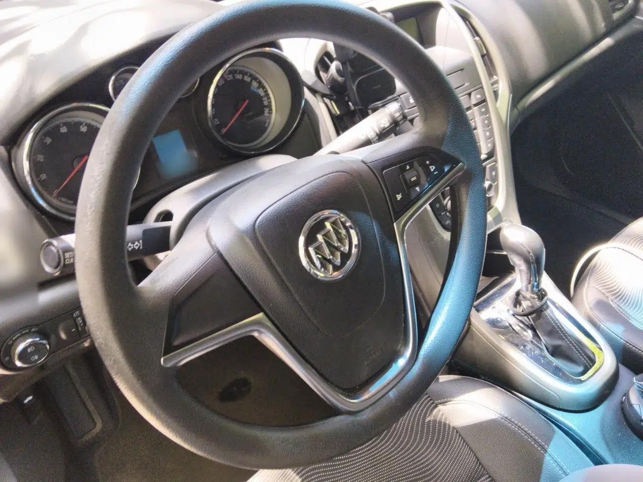 Buick GT 2014 XT 1.6L Automatic Fashion Edition — миниатюра 10