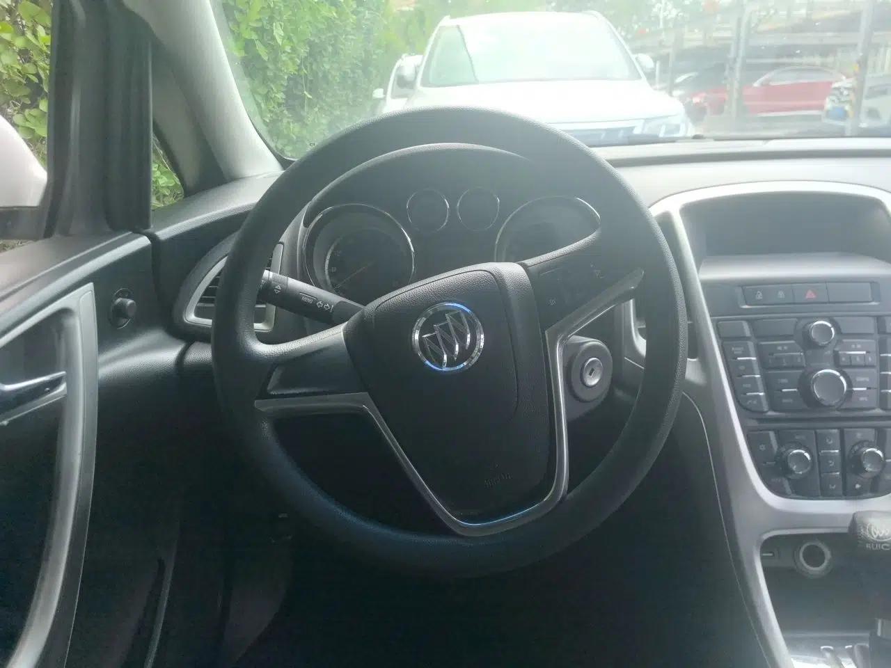 Buick GT 2014 XT 1.6L Automatic Fashion Edition — миниатюра 10