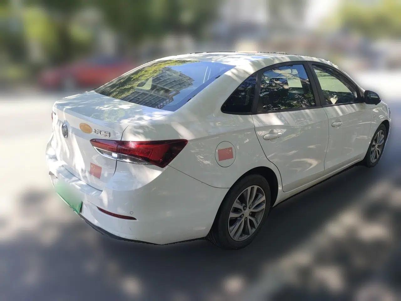 Buick GT 2021 1.3T Automatic Mild Hybrid Elite Version — миниатюра 6