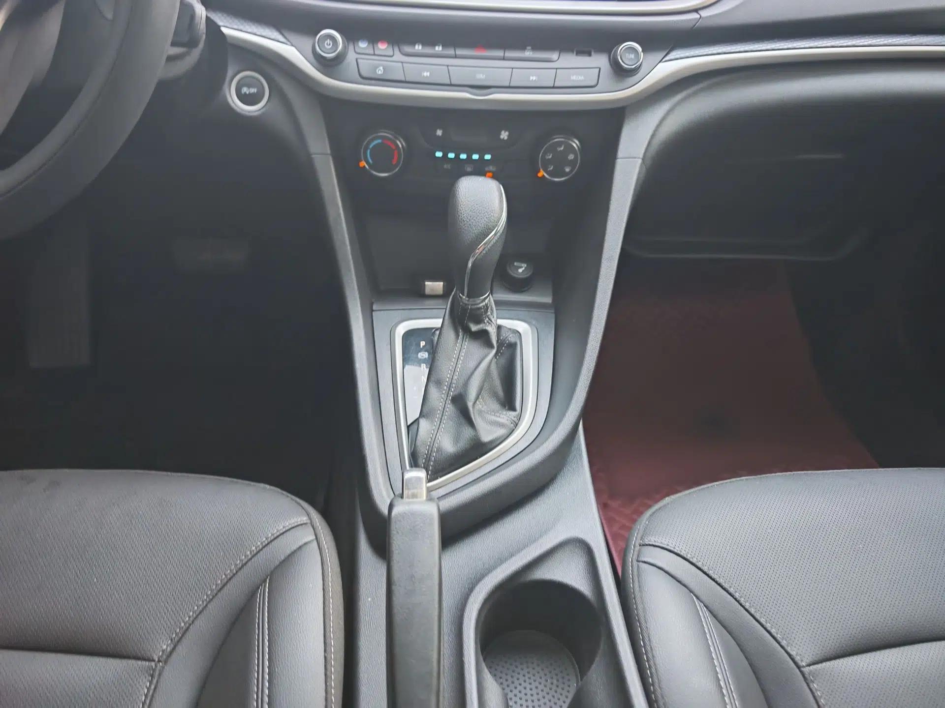 Buick GT 2021 Revised Version Flagship 1.5L Automatic Elite Edition — миниатюра 21