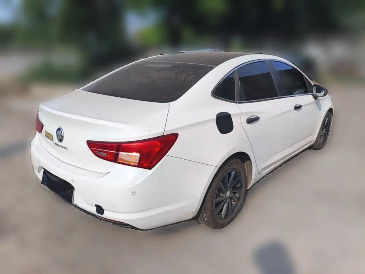 Buick Verano 2015 Sedan 15S Manual Entry-Level Model — миниатюра 6