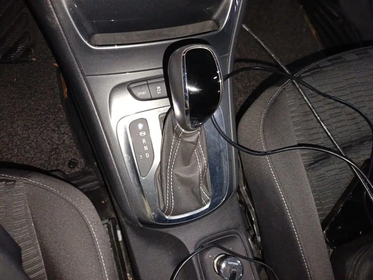 Buick Verano 2016 Hatchback 15S Automatic Ambition Model — миниатюра 14