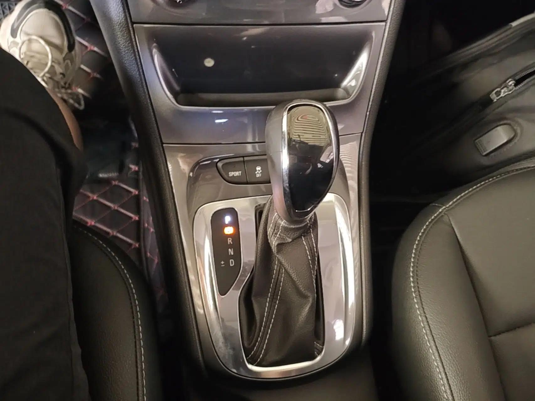 Buick Verano 2016 Hatchback 15S Automatic Ambition Model — миниатюра 21