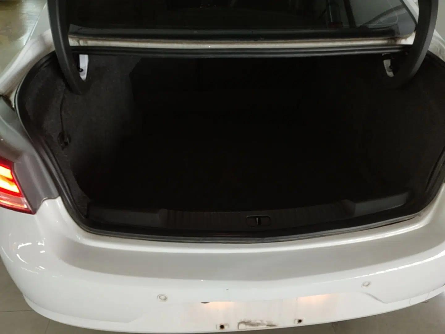 Buick Verano 2019 Sedan 15S Automatic Leading Model — миниатюра 27