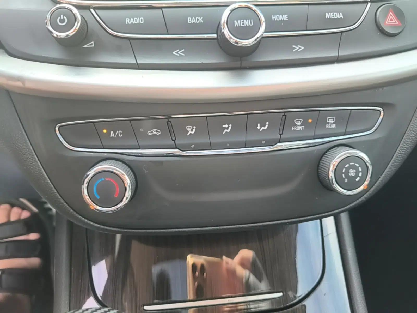 Buick Verano 2018 Sedan 20T Dual-Clutch Leading Model — миниатюра 15