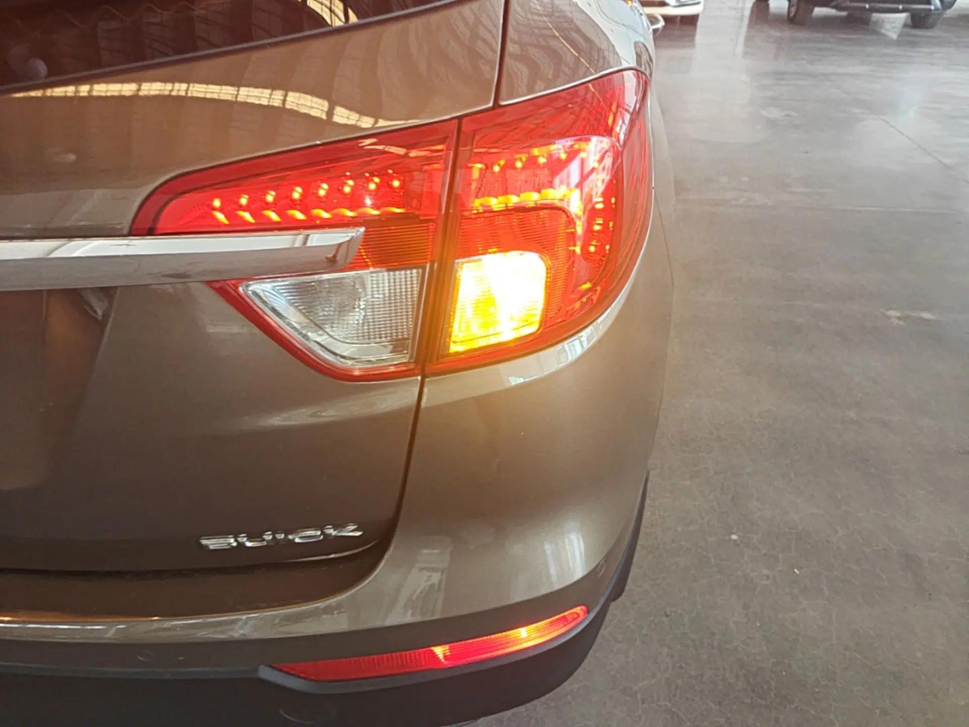 Buick Envision 2017 20T Two-Wheel Drive Elite Version — миниатюра 9