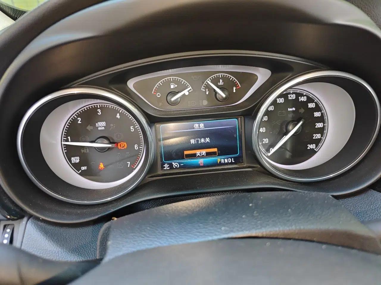 Buick Envision 2018 20T Two-Wheel Drive Luxury Model — миниатюра 11