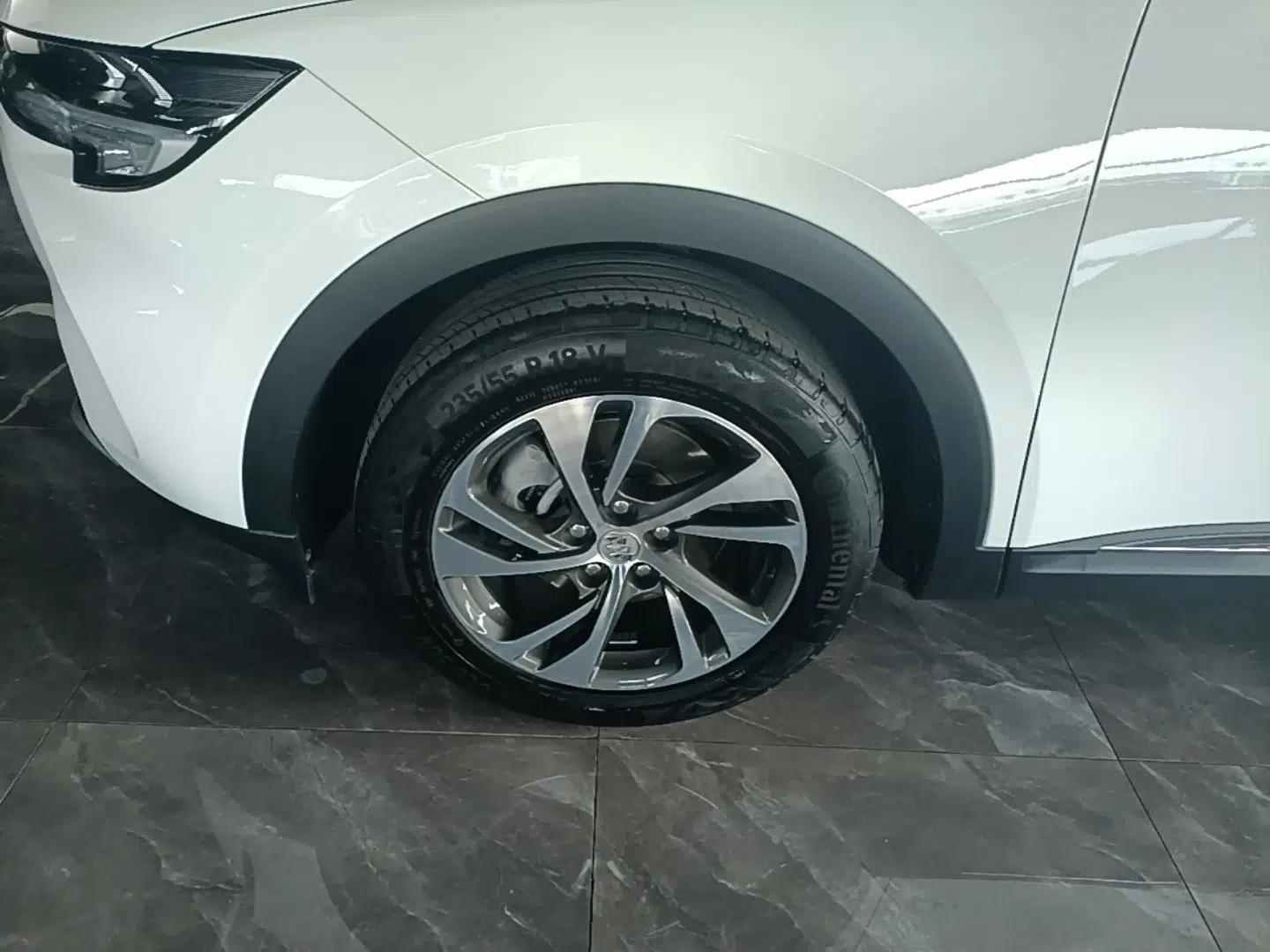 Buick Envision 2023 Encore S 552T Two-Wheel Drive Luxury Model — миниатюра 10