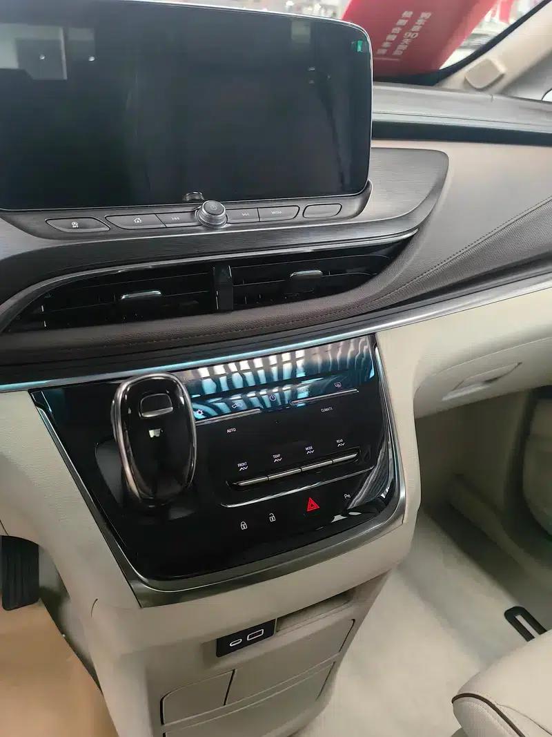 Buick GL8 2020 Land Business Class 652T Luxury — миниатюра 6