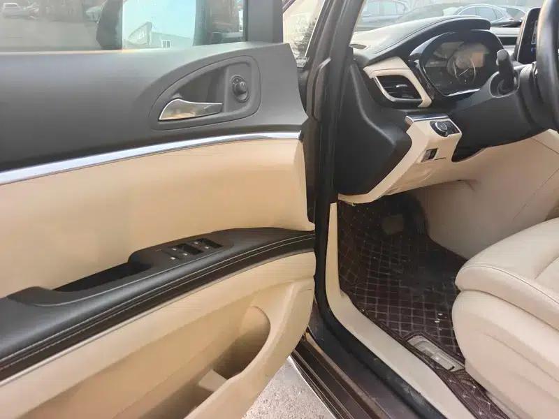 Buick GL8 2023 Land Business Class 2.0T Luxury Edition — миниатюра 8