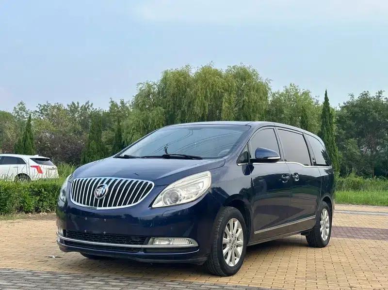 Buick GL8 2011 3.0L XT Luxury Business Flagship Edition — миниатюра 1