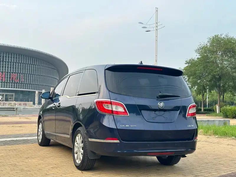 Buick GL8 2011 3.0L XT Luxury Business Flagship Edition — миниатюра 4