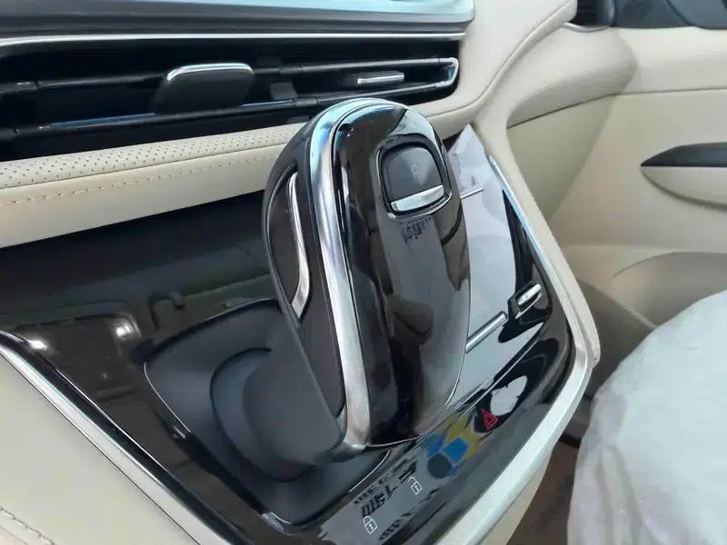 Buick GL8 2023 ES Avantgarde 2.0T Luxury — миниатюра 13