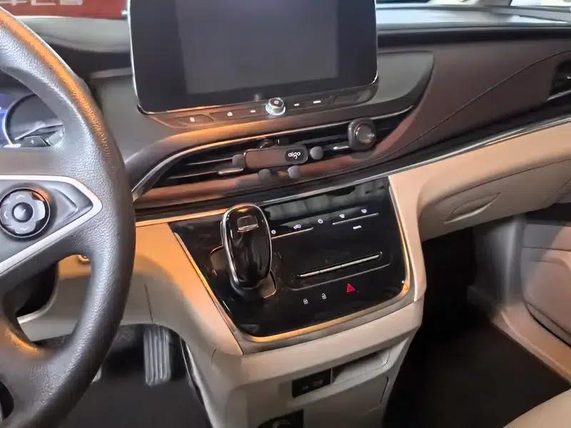 Buick GL8 2021 Land Business Class 652T Comfort — миниатюра 6