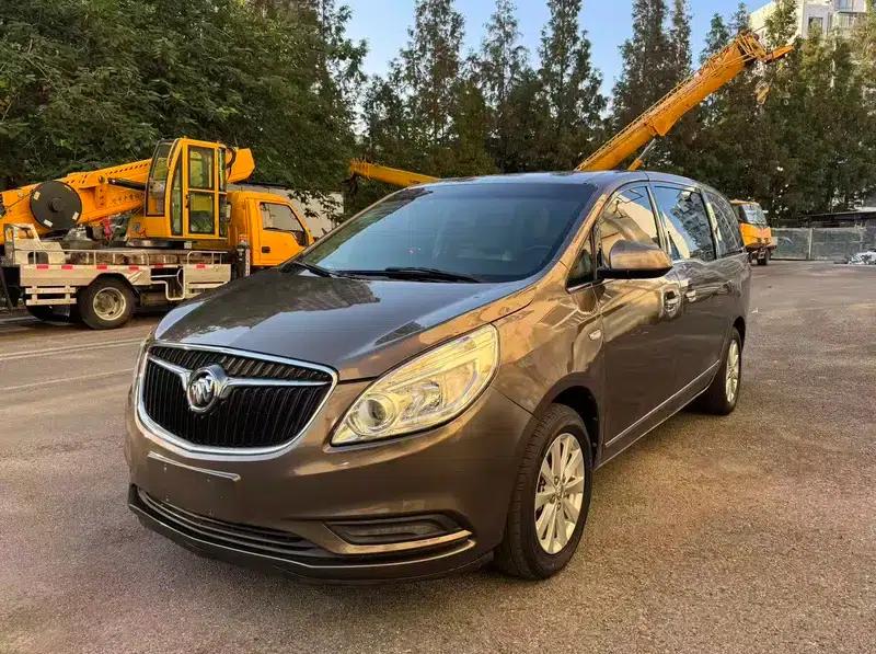 Buick GL8 2017 25S Luxury Edition (National V Emission Standard) — миниатюра 1