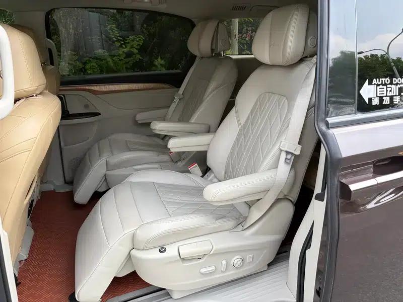 Buick GL8 2017 ES 28T Comfort Model (National V Emission Standard) — миниатюра 9