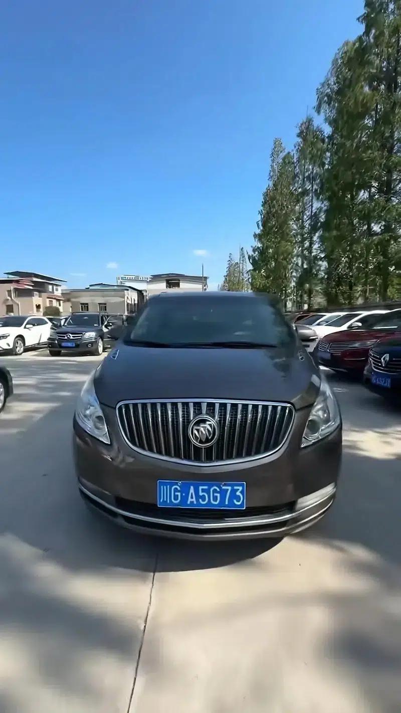 Buick GL8 2014 2.4L CT Luxury Business Comfort Edition — миниатюра 2