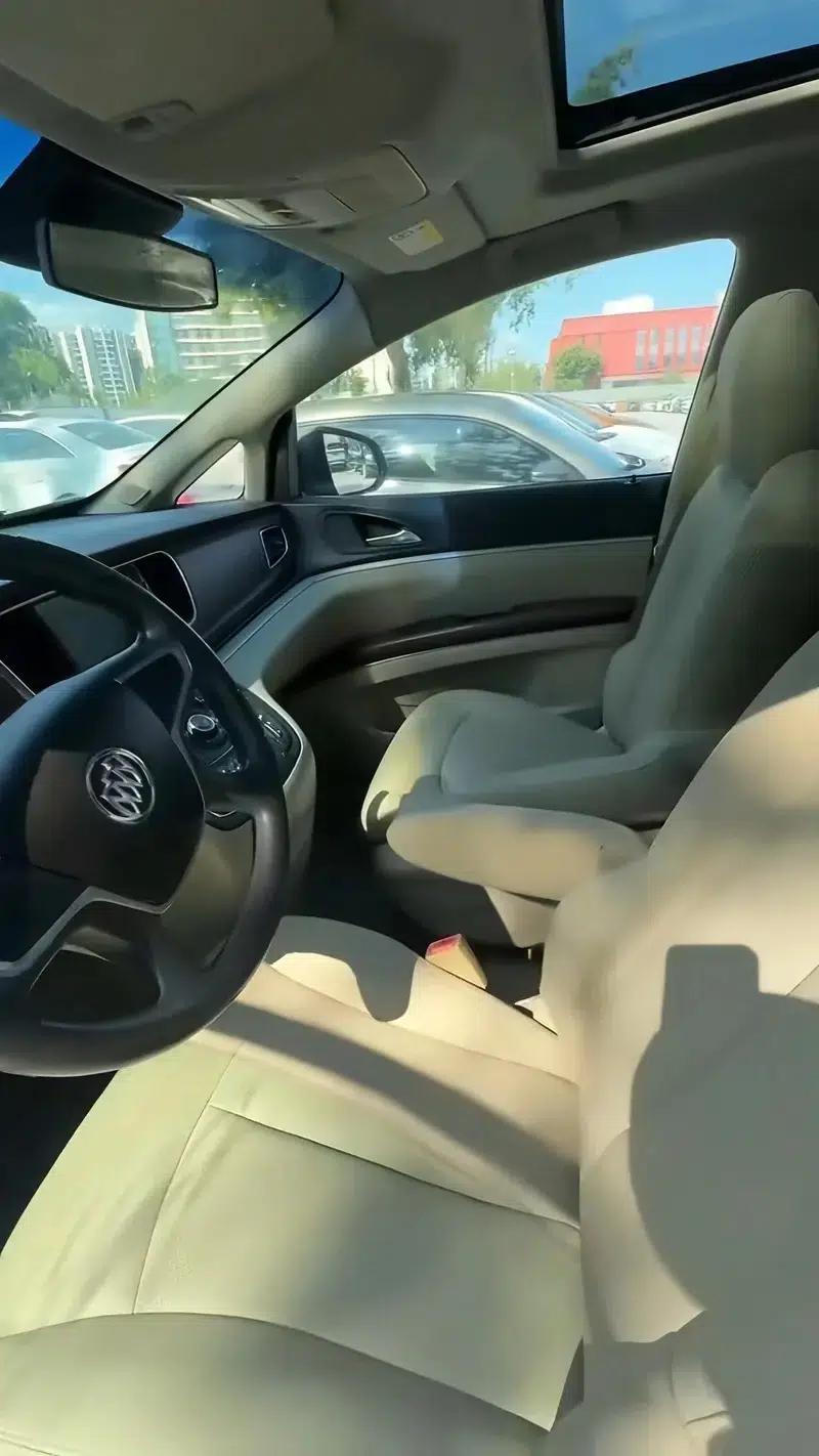 Buick GL8 2014 2.4L CT Luxury Business Comfort Edition — миниатюра 10