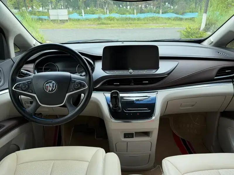 Buick GL8 2022 Facelift Land Business Class 2.0T Smart Edition — миниатюра 12