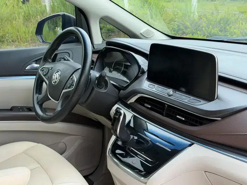 Buick GL8 2022 Facelift Land Business Class 2.0T Smart Edition — миниатюра 14