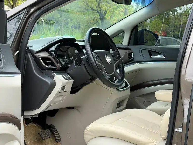 Buick GL8 2022 Facelift Land Business Class 2.0T Smart Edition — миниатюра 15