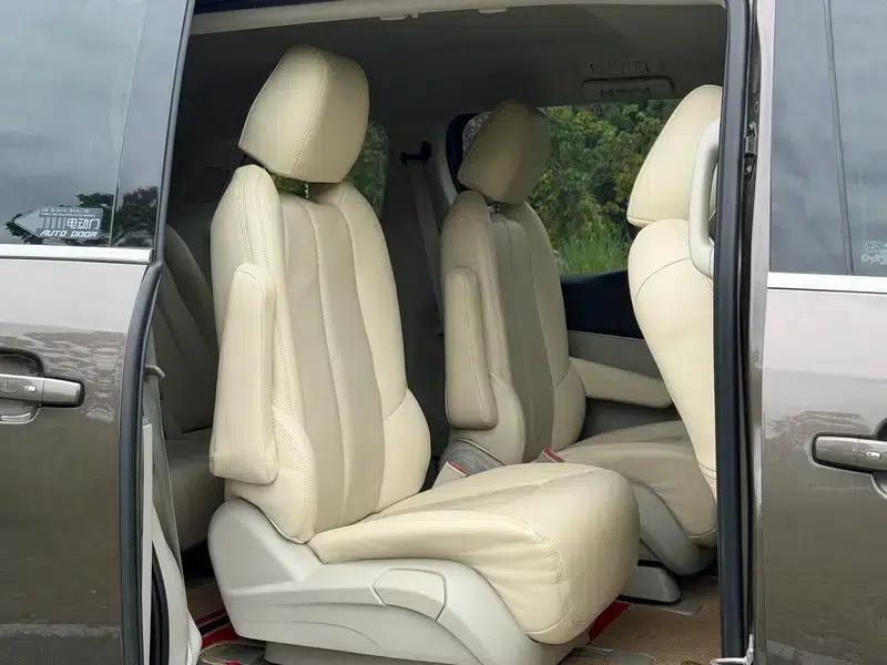 Buick GL8 2022 Facelift Land Business Class 2.0T Smart Edition — миниатюра 17