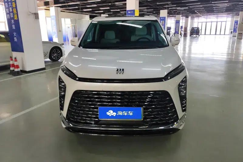 Buick GL8 PHEV 2024 Luxury 1.5T Premium Edition — миниатюра 2