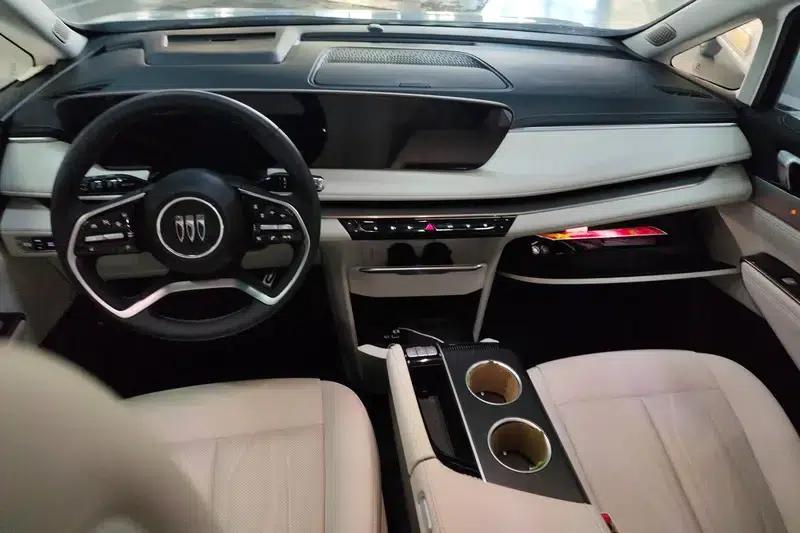 Buick GL8 PHEV 2024 Luxury 1.5T Premium Edition — миниатюра 13